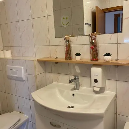 Isabell Apartment Split